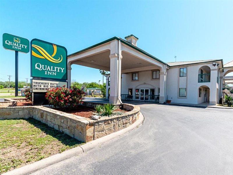 Quality Inn Three Rivers Exterior photo