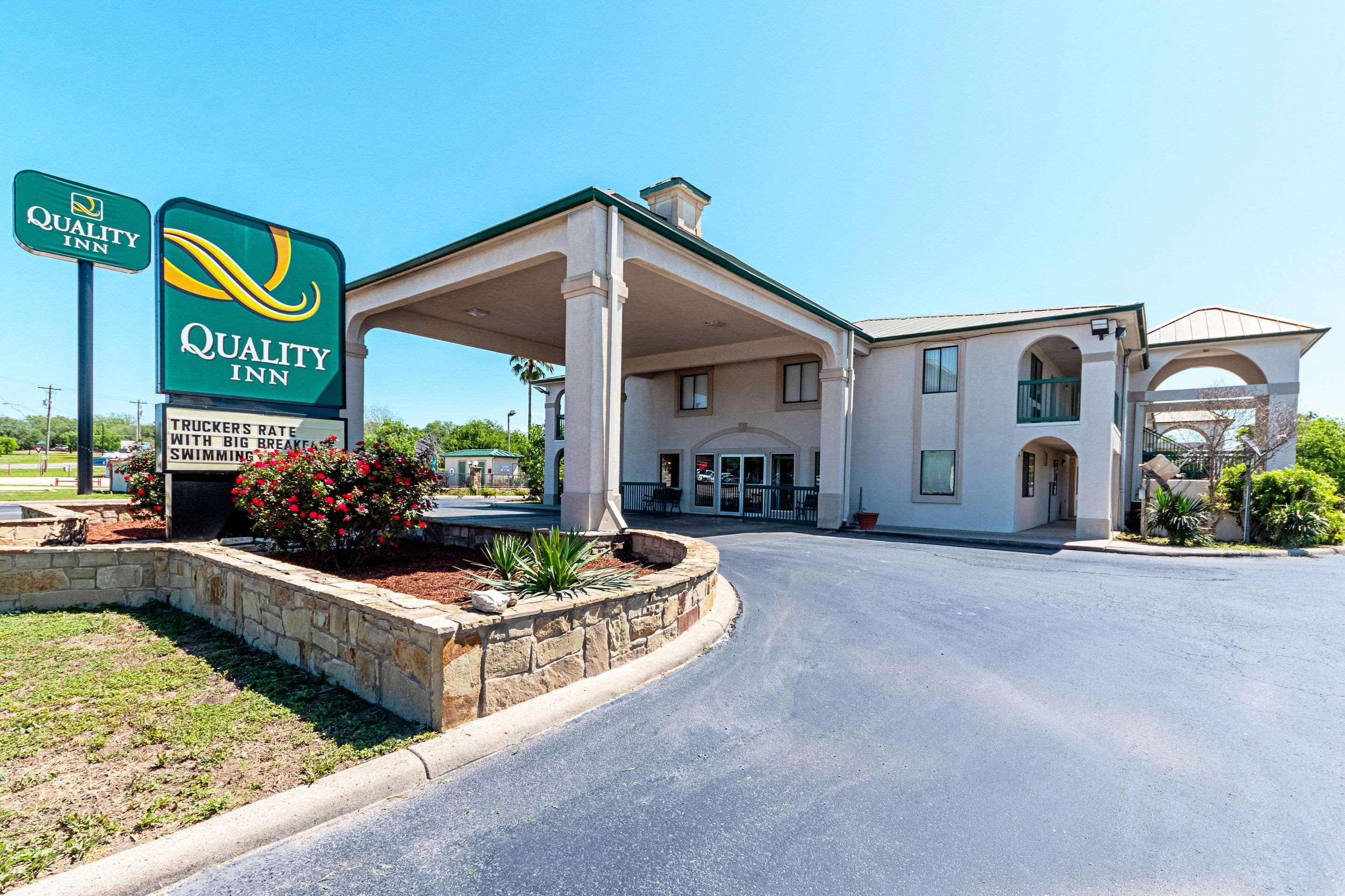Quality Inn Three Rivers Exterior photo