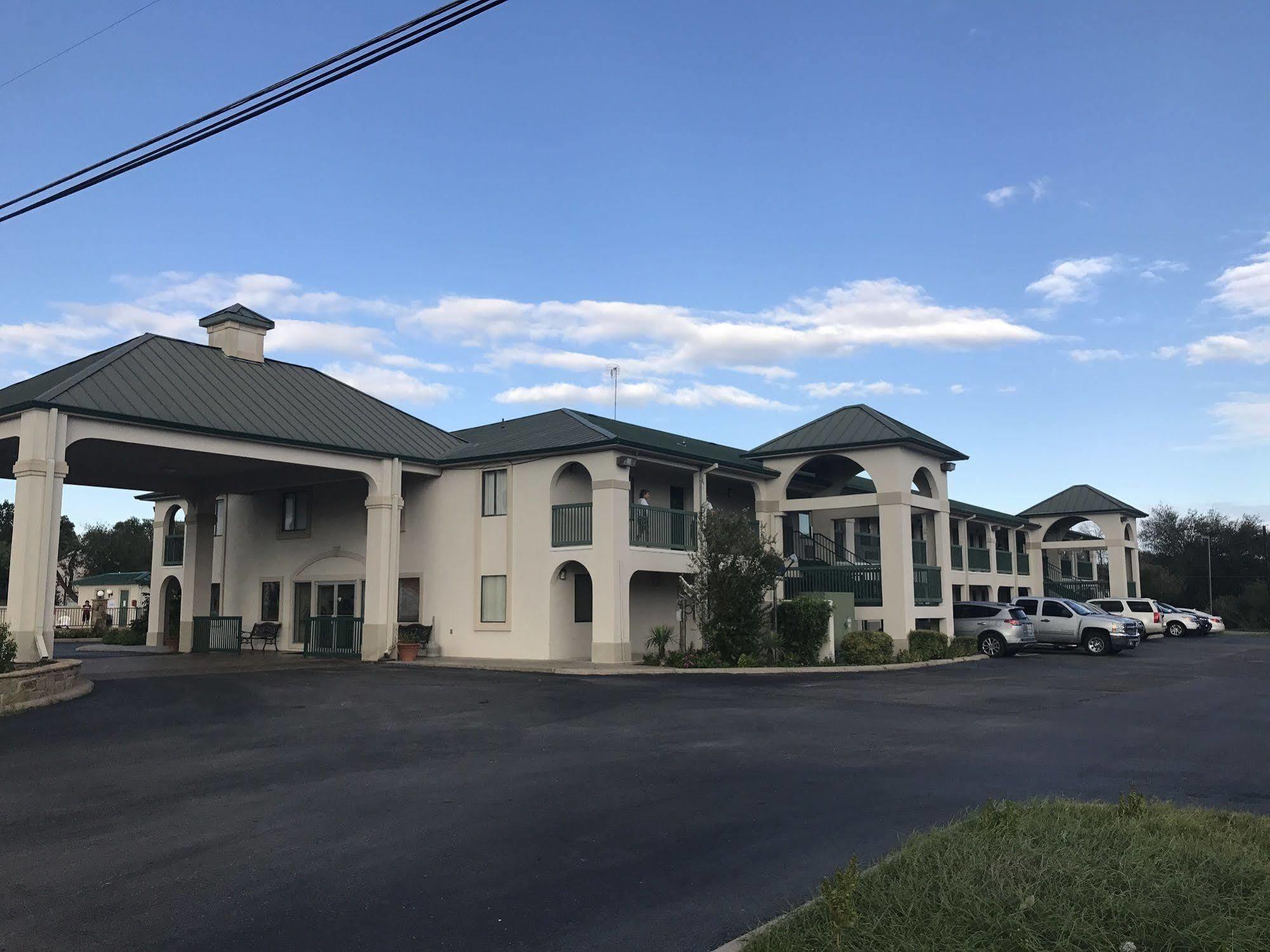 Quality Inn Three Rivers Exterior photo