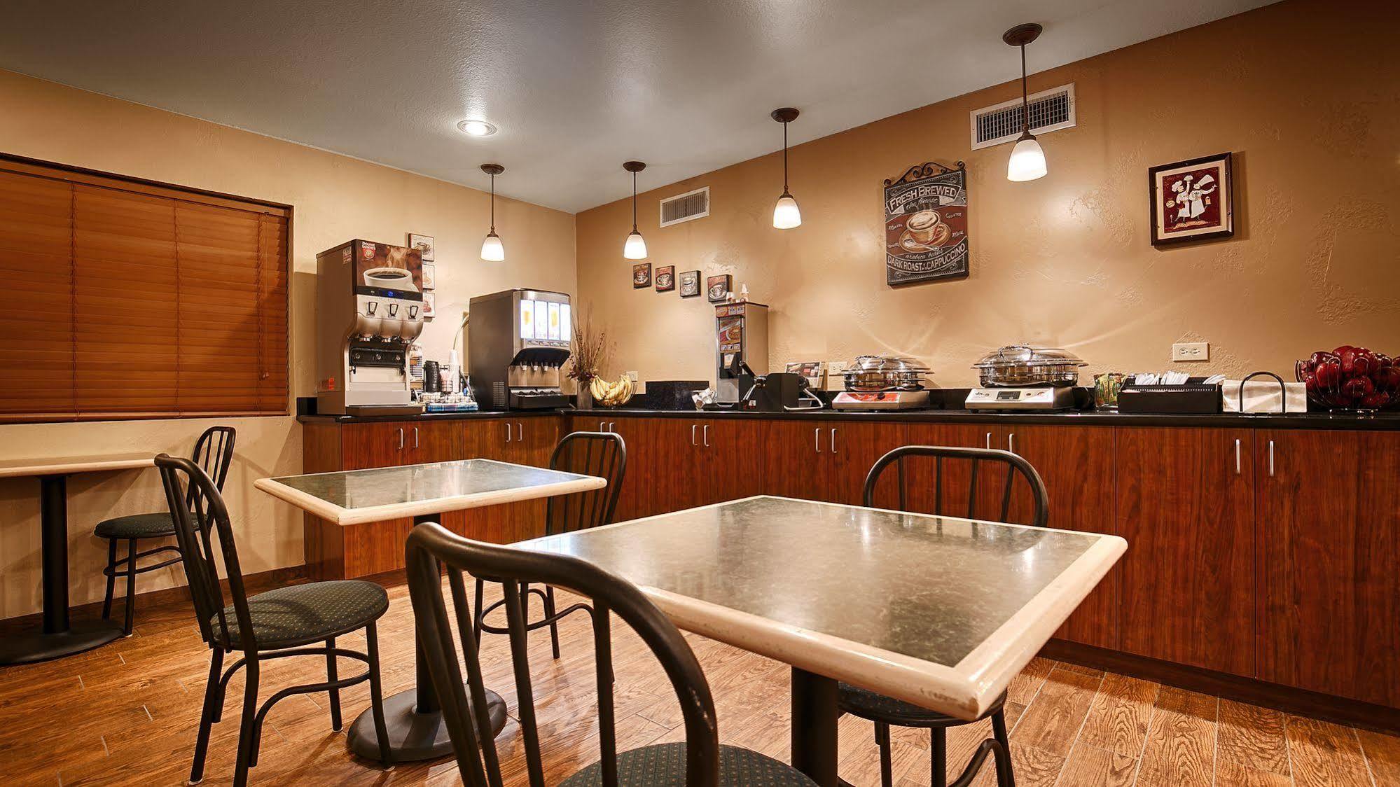 Quality Inn Three Rivers Restaurant photo